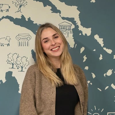 Asimina Voutsina, local travel expert